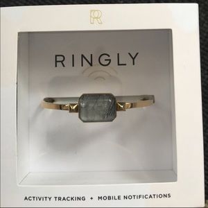 BRAND NEW RINGLY Bracelet! Text& fitness alerts !